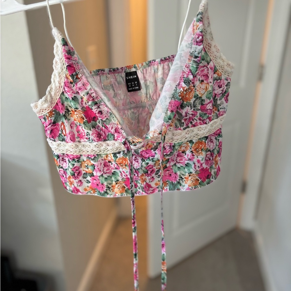 SHEIN Pastel Floral Crop Top